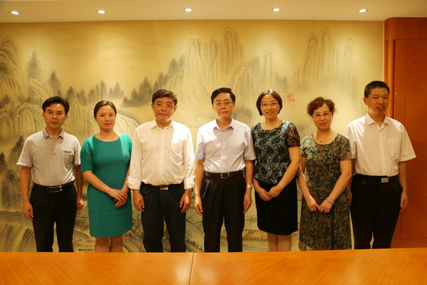 18-08-28連云港市委會(huì)拜訪全國(guó)政協(xié)副主席何維.JPG