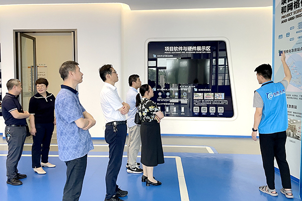 農工黨張家港市醫(yī)衛(wèi)三支部開展院前急救能力建設專題調研.jpg